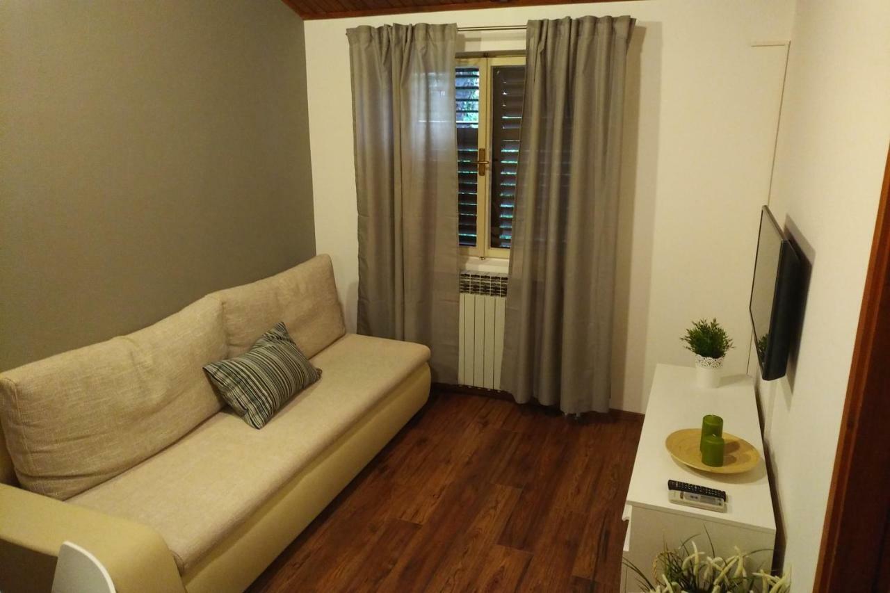 Apartman Maslina Apartment